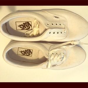 White Vans Unisex shoes lace up